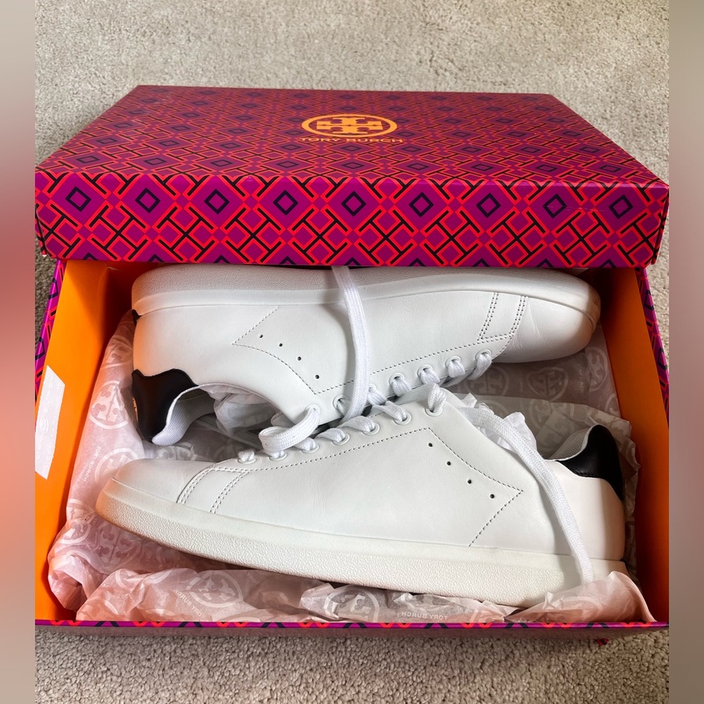 Women’s Tory Burch court sneaker size 9.5
